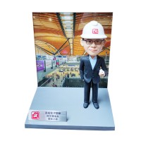 CP02 香港陶偶設計公司｜度身訂造Figurine，香港禮物訂製，人像公仔、人形公仔、Q版公仔、畢業公仔、榮休禮物、退休禮物、Farewell 禮物、移民禮物、水晶打印