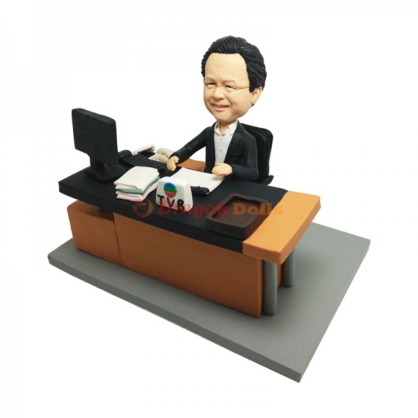 office03 人像公仔專門店｜度身訂做手雕FIGURINE、人像公仔、大頭公仔、Q版公仔、3D公仔、畢業公仔、辦公室公仔 商業公仔款